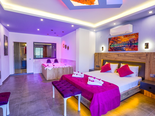  gece  -  Kasım
  | Kaş Bayındır'da Doğa Manzaralı, Korunaklı Muhafazakar Villa